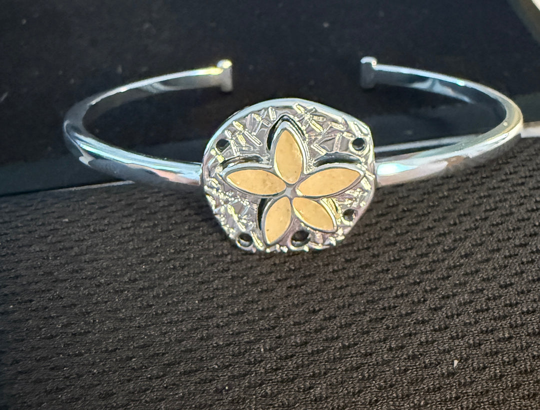 Dune Explorer Sand Dollar Silver Cuff